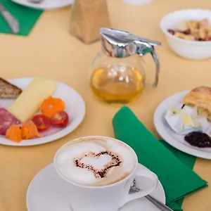 3* Couette-café Alloro